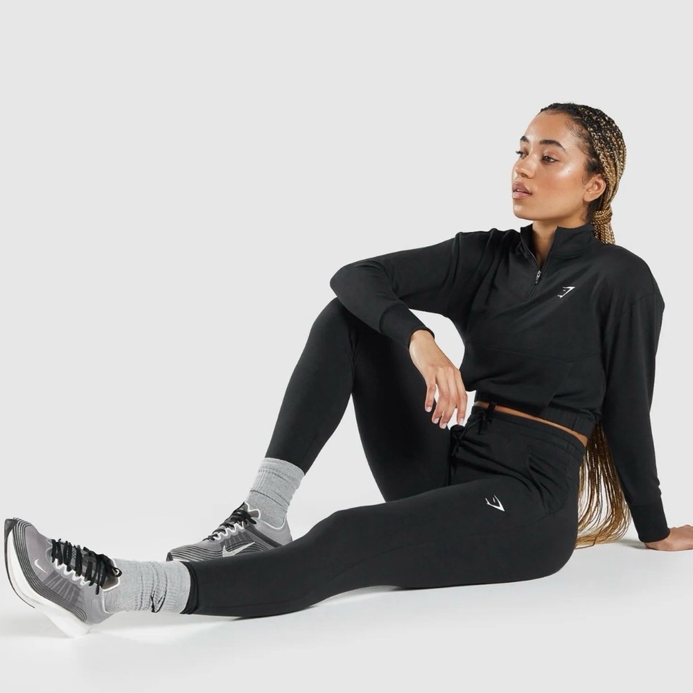 Gymshark Pippa Training pullover and jogger set